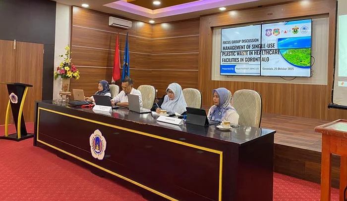 Peneliti Internasional Teliti Sampah Plastik di Gorontalo