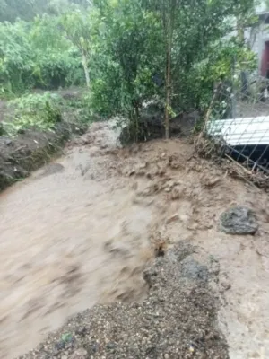 Banjir Melanda Kelurahan Sasa RT 12, Warga Minta Perhatian Pemerintah Kota Ternate 