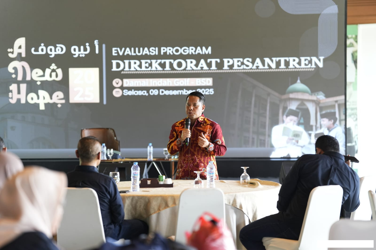 Sekjen Kemenag Dorong Pesantren Ambil Peran di Ruang Publik