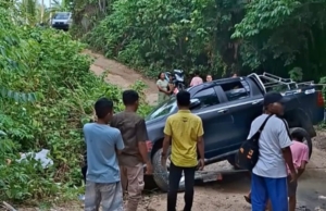 Akibat Jalan Loloda Utara Rusak: Mobil Anggota DPRD Malut, Nazlatan Terjadi Kecelakaan