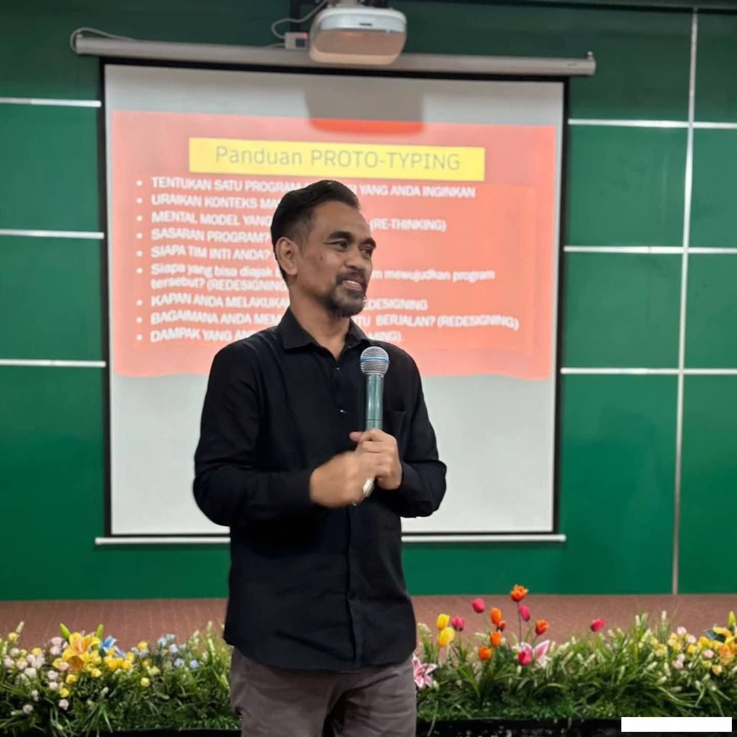 Alam adalah Ayat Makro Kosmos, Kitab Suci adalah Ayat Mikro Kosmos