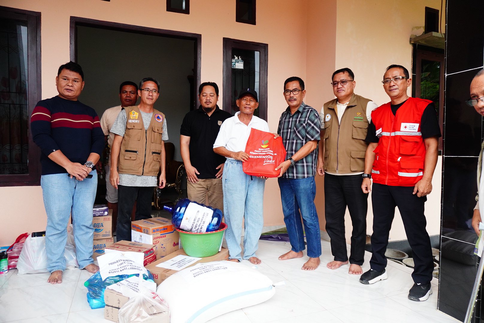 Pasca Kebakaran di Sipatana, Pemkot Gorontalo Salurkan Bantuan untuk Korban