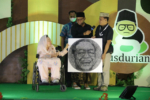 Karya “Benang Pluralisme” Perupa Gorontalo Bikin Sinta Nuriyah Terpukau di Temu Nasional GUSDURian
