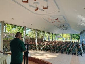 Dilepas ke Papua, 450 Prajurit Yonif 713 Diingatkan Disiplin dan Profesional