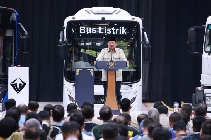 Prabowo Resmikan Pabrik Kendaraan Listrik di Magelang, Tegaskan Indonesia Bangkit