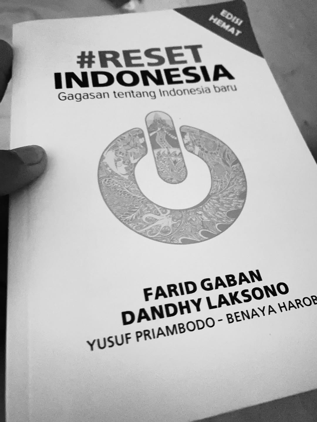 Membaca Indonesia dari Pinggiran: Catatan atas Buku Reset Indonesia