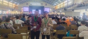 Nusron Wahid Serahkan Sertifikat Wakaf kepada Nadzir As-Salam Tenjo di Jakarta