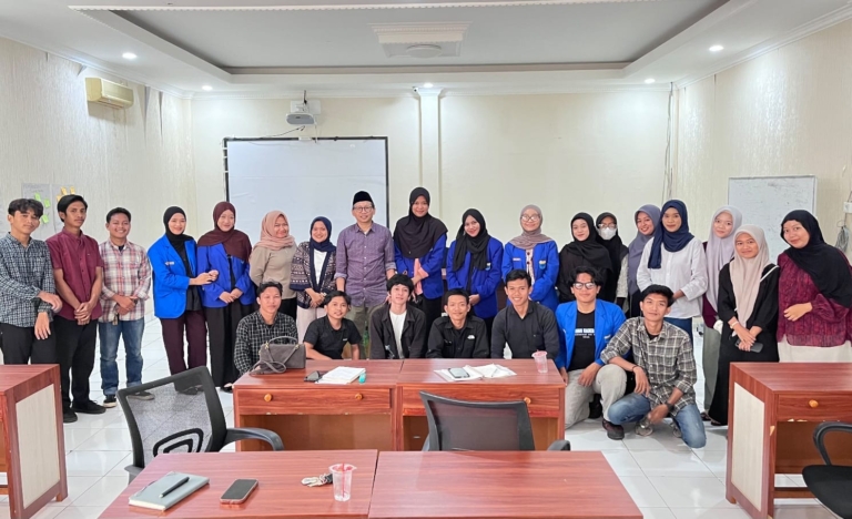 Sekolah Kader KOPRI PMII Makassar Hadirkan Farid F. Saenong Bahas Gerakan Perempuan Masa Depan