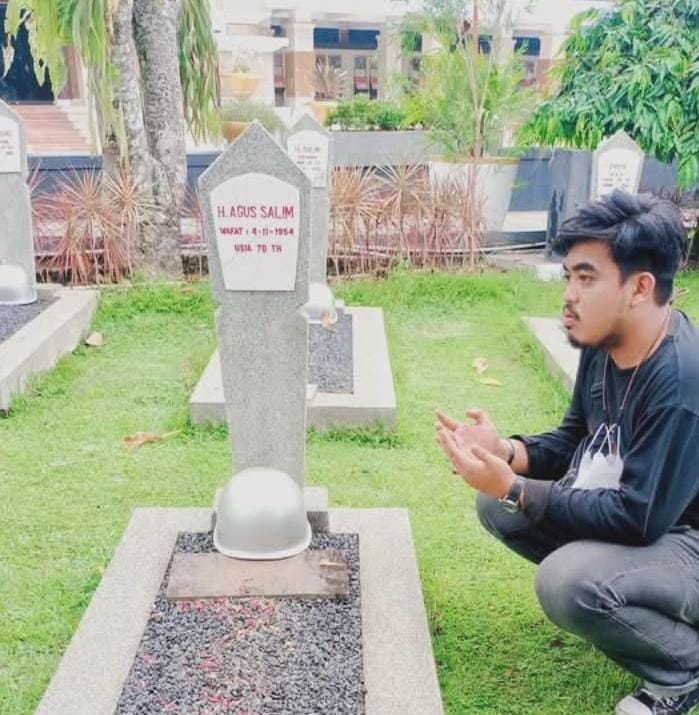 Jakarta Bukan Indonesia: Menimbang Federalisme dan Otoritas Kharismatik