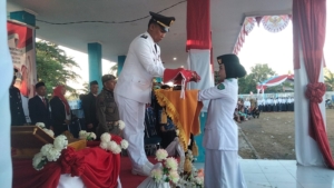 Upacara Penurunan Bendera HUT ke-81 RI Tingkat Kecamatan Bontoa Berlangsung Khidmat dan sukses