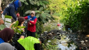 Pengabdian kepada Masyarakat, HIMAGI UNG Bersihkan Lingkungan di Bone Bolango