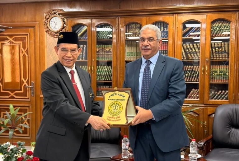 Rektor Al-Azhar Puji PKUMI Indonesia: Pendidikan Kader Ulama Perempuan Jadi Inspirasi Dunia